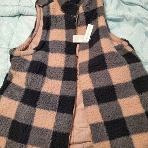Maurices 0x plush Reversible vest
